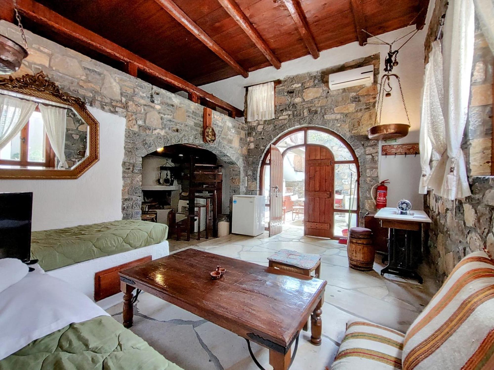 Elounda Traditional Homes Of Crete Exterior photo