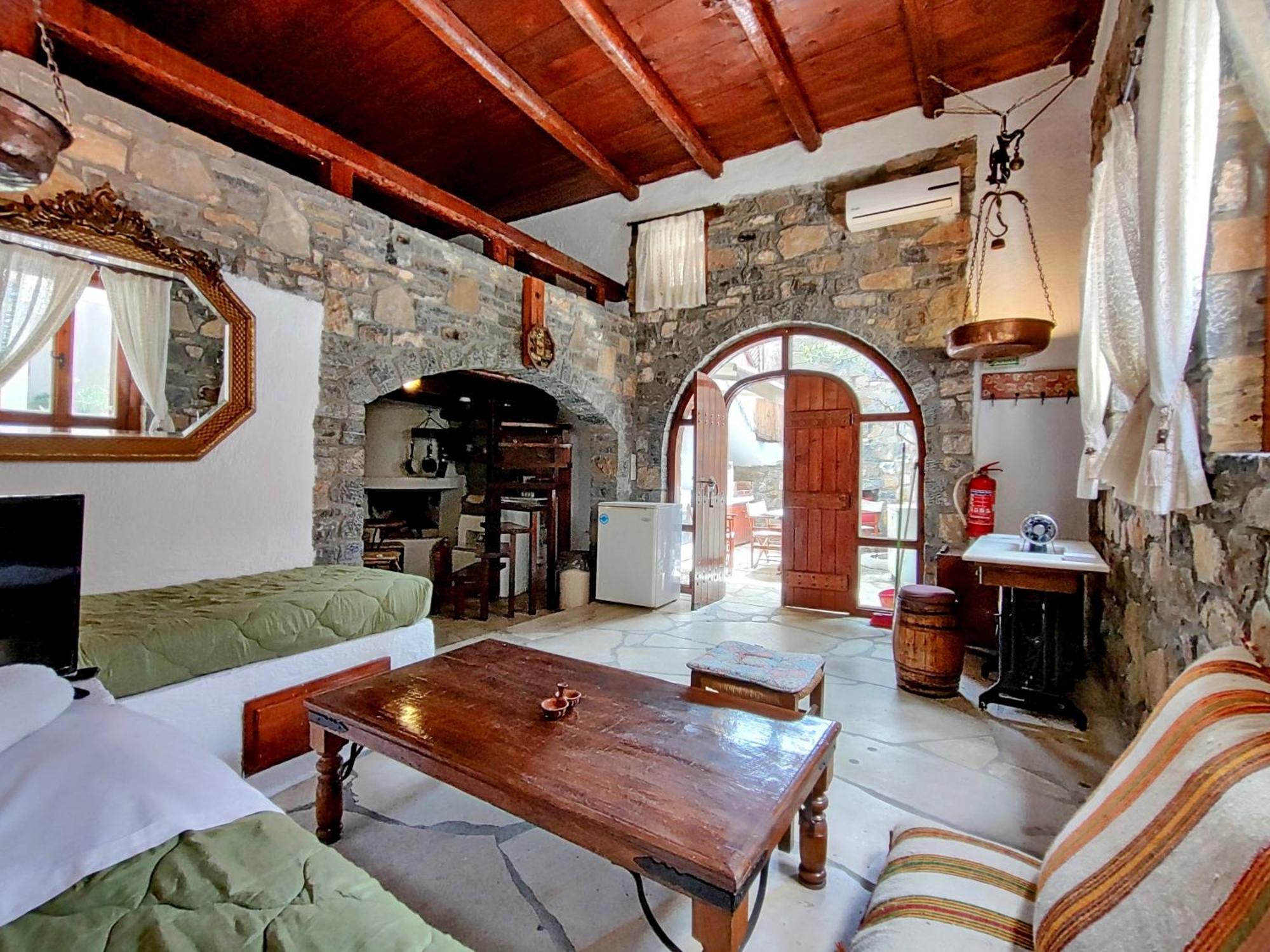 Elounda Traditional Homes Of Crete Exterior photo